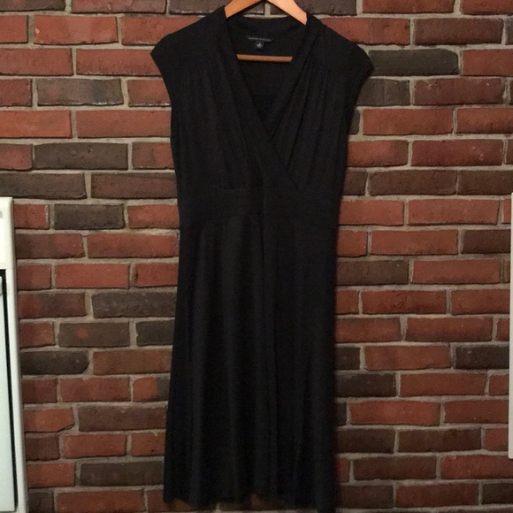A Banana Republic black dress. - Picture 4 of 6
